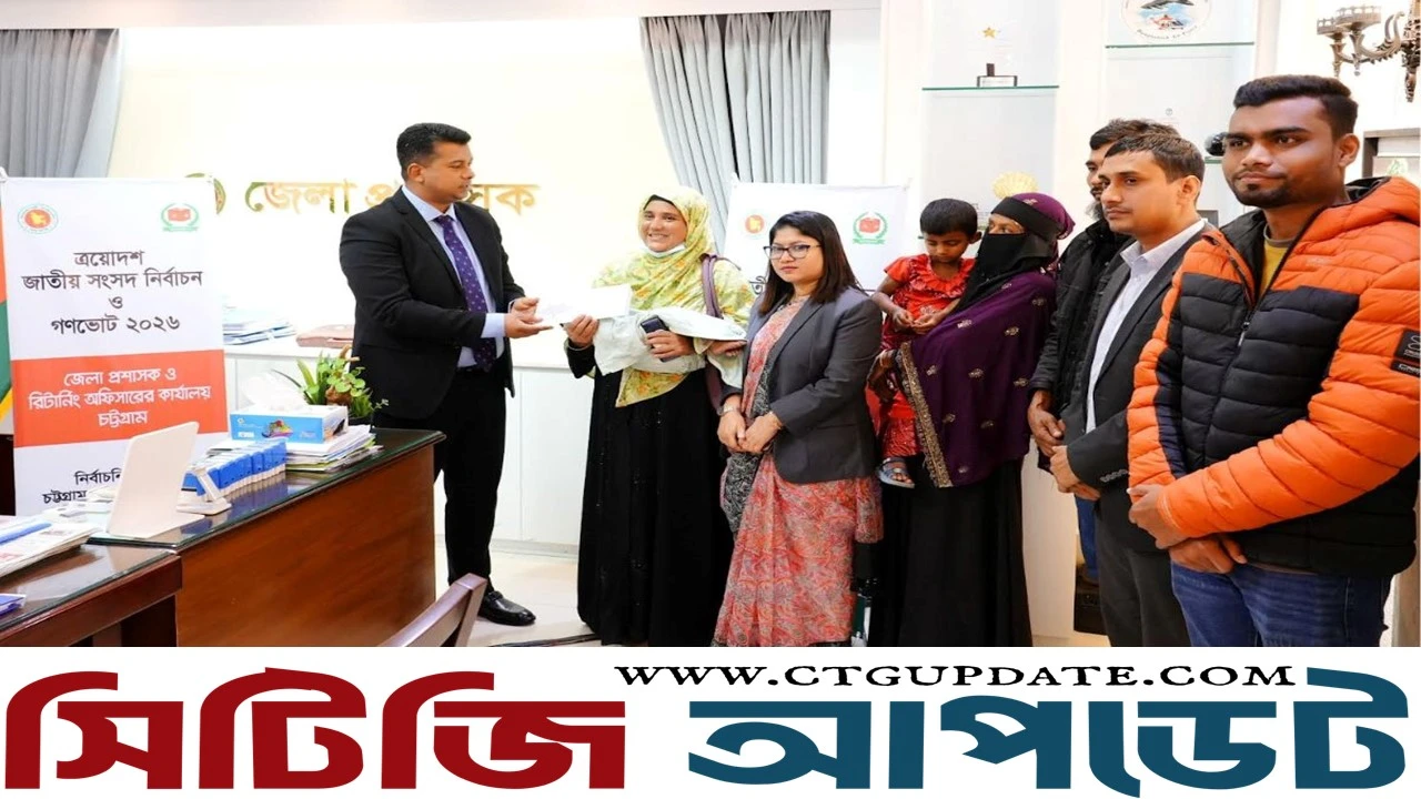 সড়কের পাশে উদ্ধার হওয়া ২ শিশুর দায়িত্ব নিলেন চট্টগ্রাম ডিসি