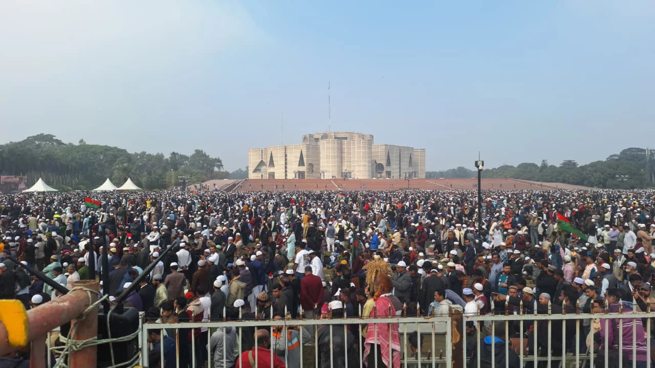 চোখের জলে আপসহীন নেত্রীকে শেষ বিদায়