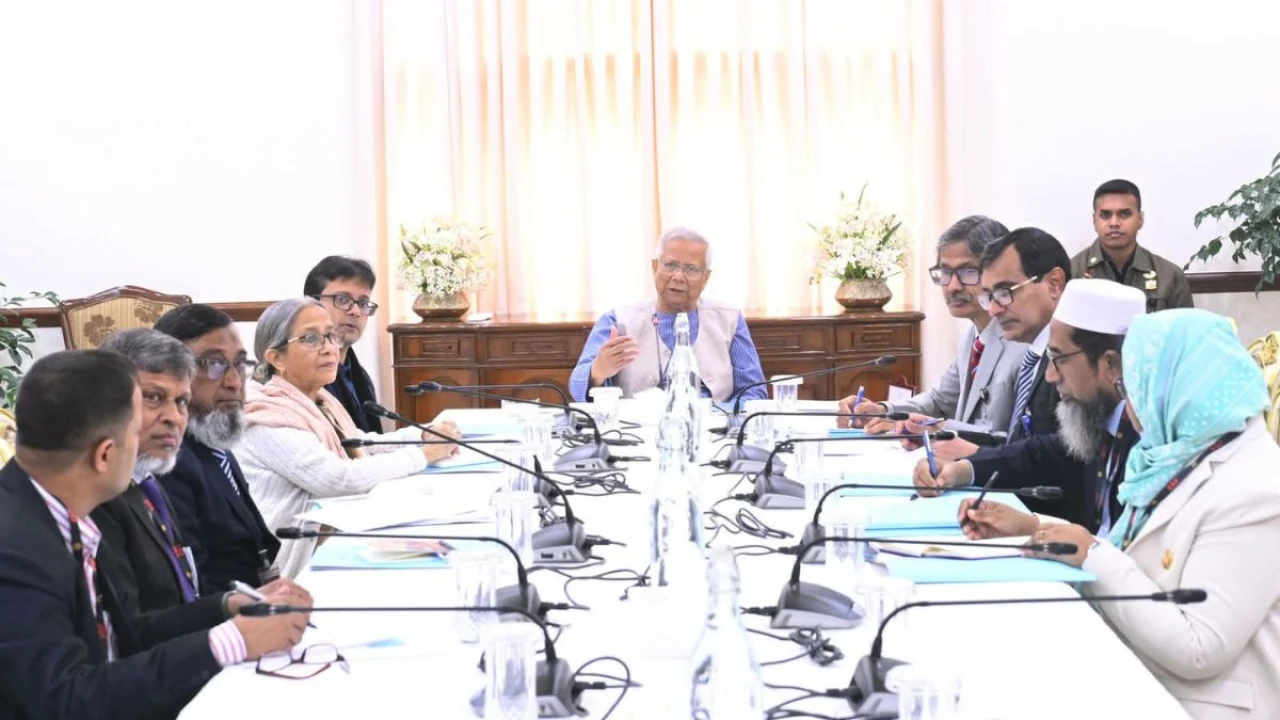 গভীর সমুদ্রে গবেষণা ও সমস্যা চিহ্নিতকরণের ওপর প্রধান উপদেষ্টার গুরুত্বারোপ