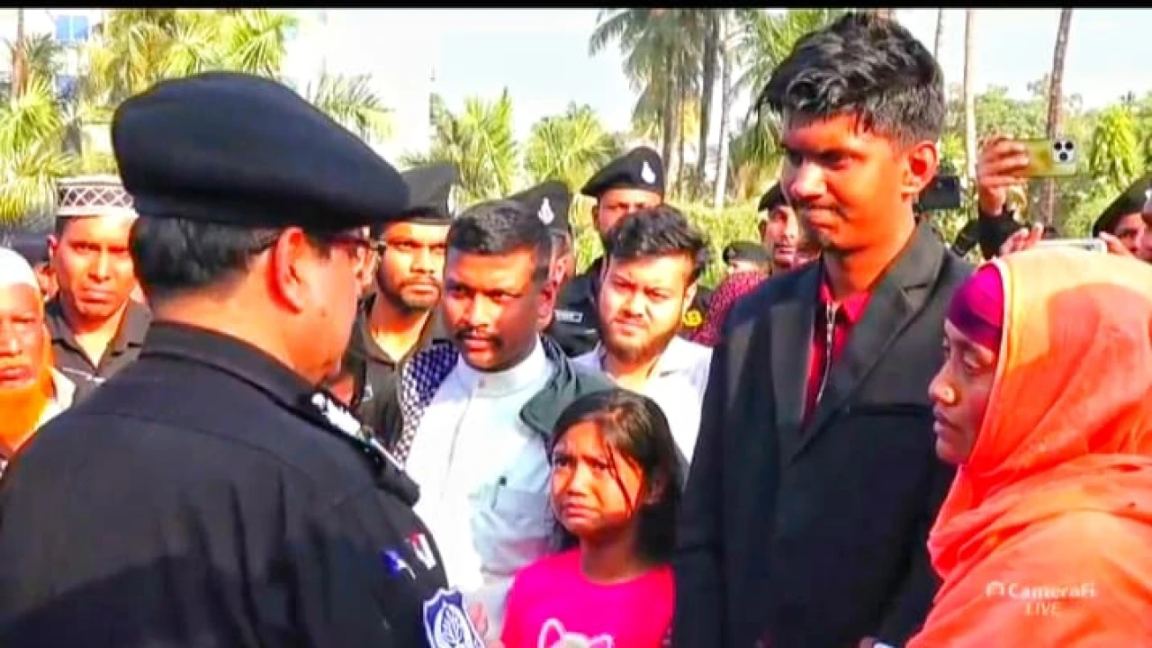 সন্ত্রাসীদের হামলায় নিহত মোতালেব পরিবারের দায়িত্ব নিলেন র‌্যাব