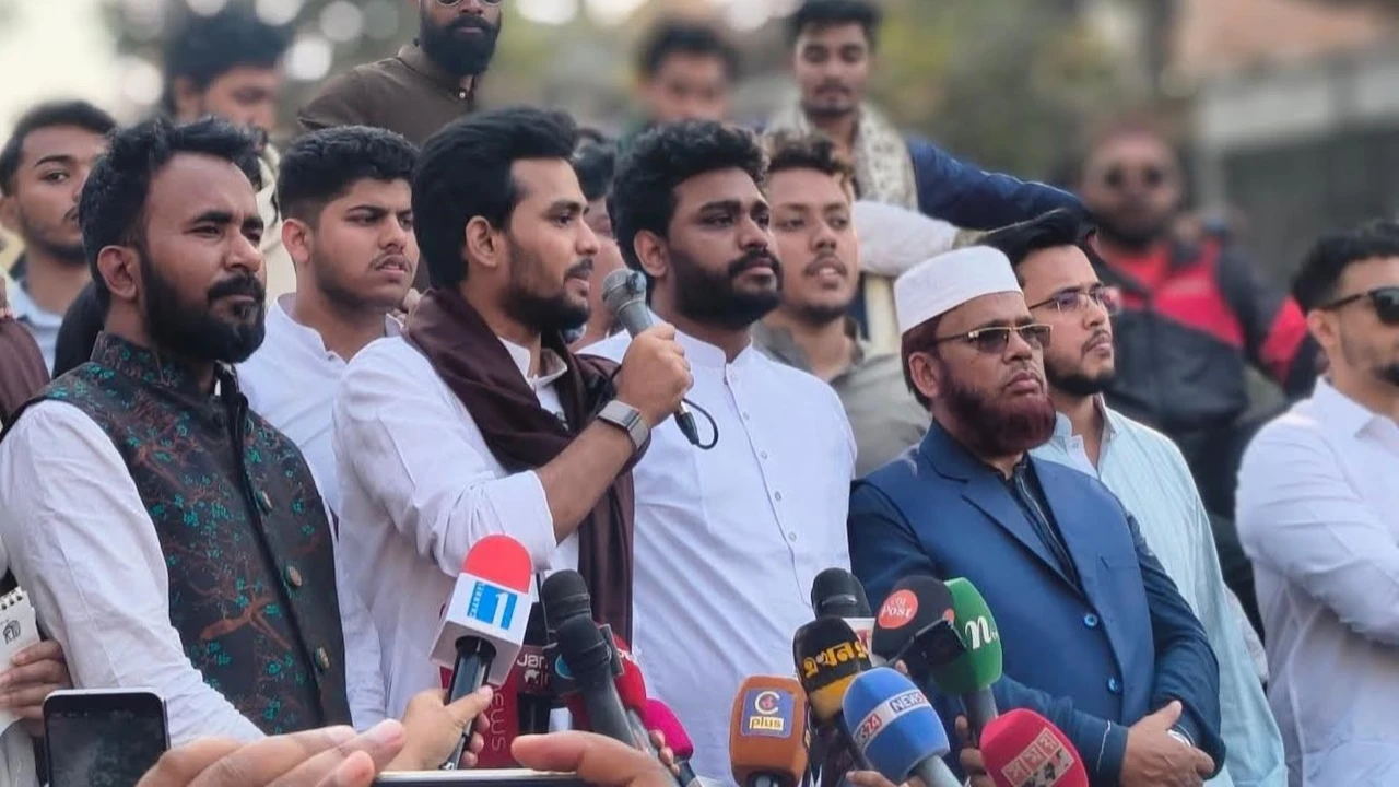 সংস্কারের জন্য শাপলা কলিতে ভোট চাইলেন আসিফ মাহমুদ