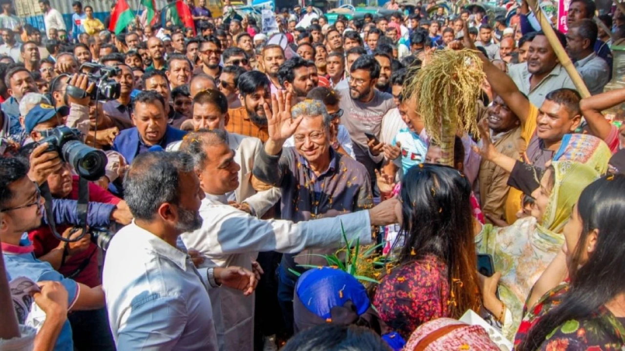 সমৃদ্ধ দেশ গড়তে ভোট চাইলেন আমির খসরু