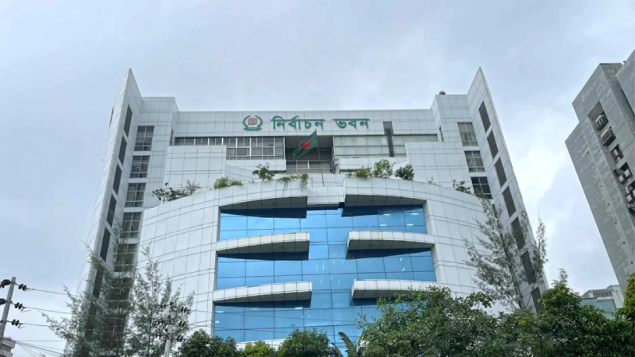 দেশের ৫ লাখ ১৮ হাজার ভোটারের কাছে পোস্টাল ব্যালট প্রেরণ করেছে ইসি