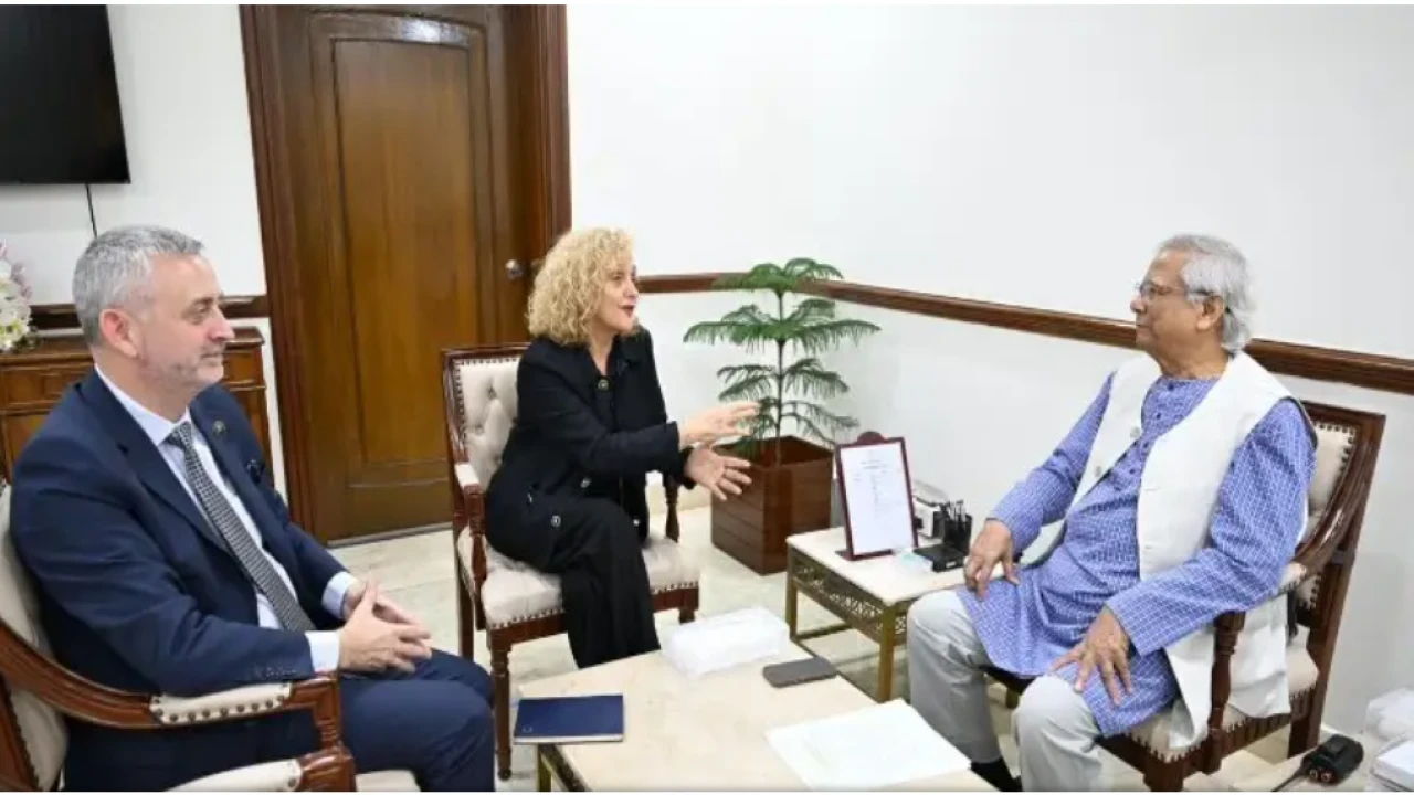 ইইউ’র সঙ্গে দ্রুত এফটিএ নিয়ে আলোচনা শুরুর আহ্বান প্রধান উপদেষ্টার