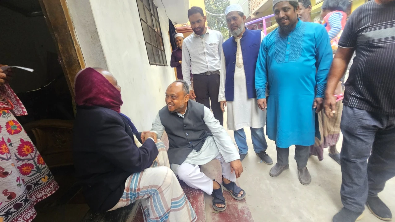 চট্টগ্রাম-১১ : জামায়াত প্রার্থীর ব্যাপক গণসংযোগ