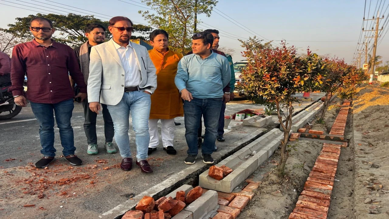 চট্টগ্রামের এয়ারপোর্ট রোডে হচ্ছে প্রথম সাইকেল ট্র্যাক