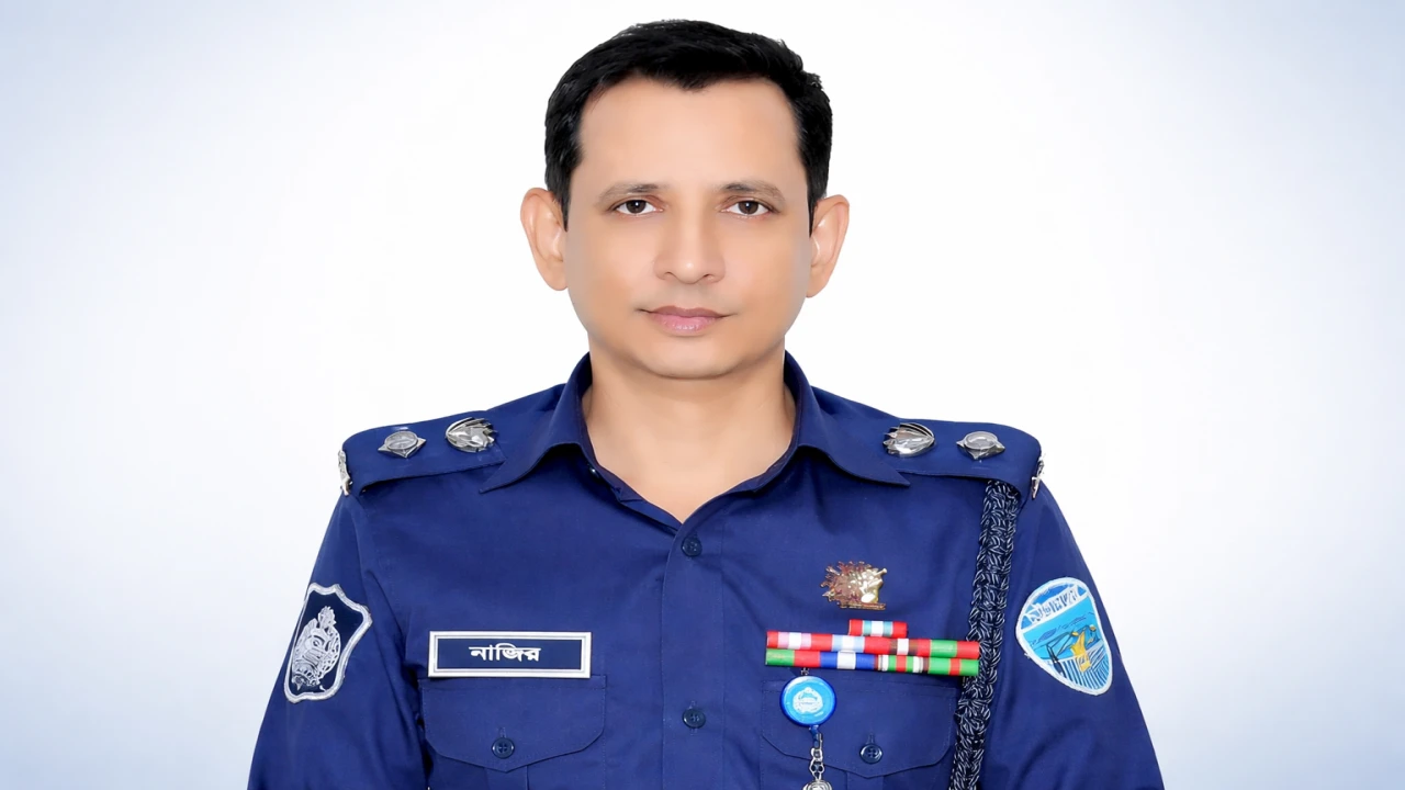 বাথরুমে পড়ে গুরুতর আহত হয়েছেন পুলিশ সুপার
