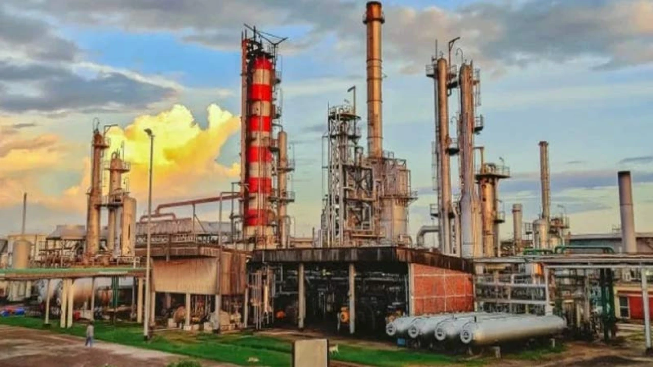 ক্রুডের মজুদ শেষ ইস্টার্ন রিফাইনারির প্রধান দুটি প্লান্ট বন্ধ