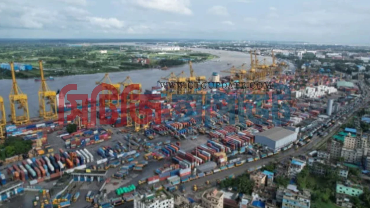 ৫৩ হাজার টন ডিজেল নিয়ে চট্টগ্রাম বন্দরে ভিড়ল আরও ২ জাহাজ