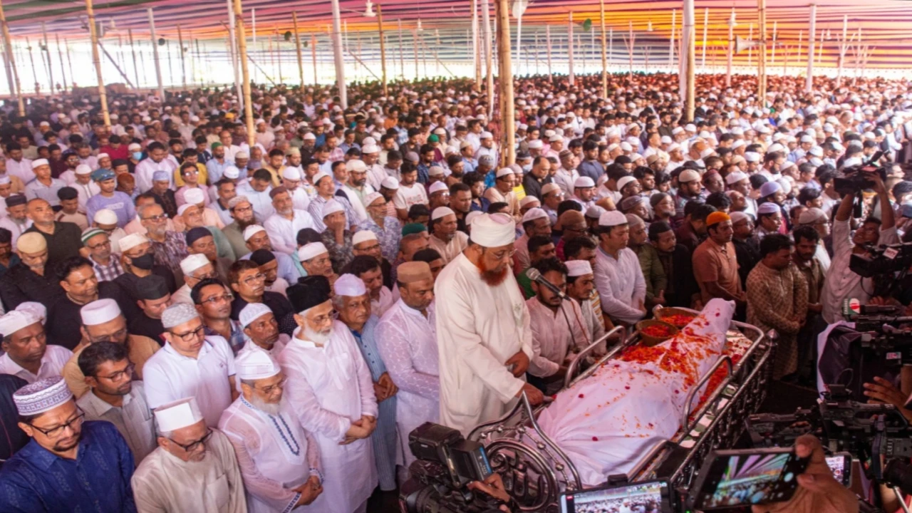 শ্রদ্ধা ও ভালোবাসায় বর্ষিয়ান রাজনীতিবিদ ইঞ্জিনিয়ার মোশাররফ হোসেনের দাফন সম্পন্ন