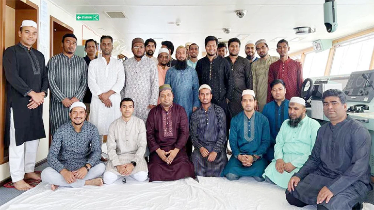 হরমুজ প্রনালীতে আটকে থাকা জাহাজেই বাংলাদেশী নাবিকদের ঈদ