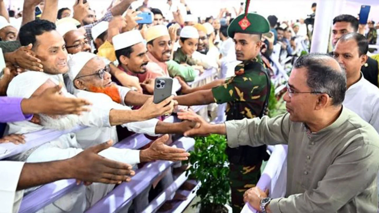 জাতীয় ঈদগাহে ঈদের নামাজ আদায়, মুসল্লিদের সঙ্গে শুভেচ্ছা বিনিময় প্রধানমন্ত্রীর