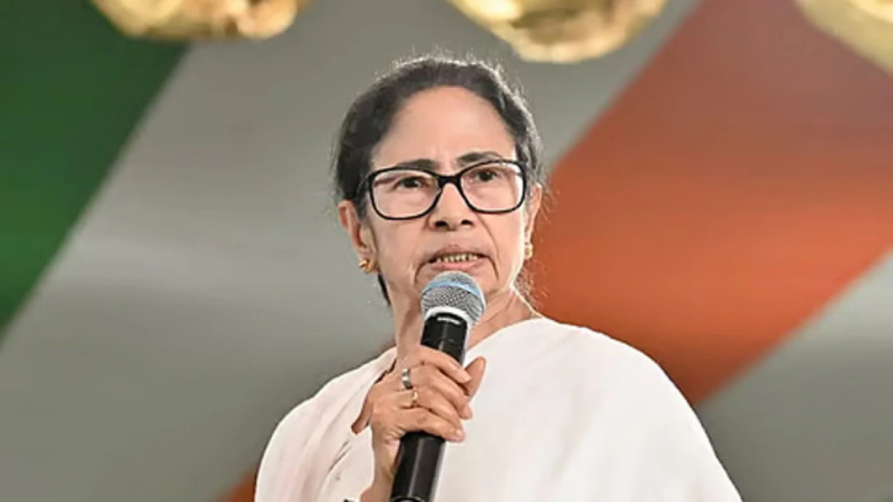 আলোচিত ওসমান হাদি হত্যাকাণ্ড নিয়ে বিস্ফোরক ইঙ্গিত মমতার ব্যানার্জির