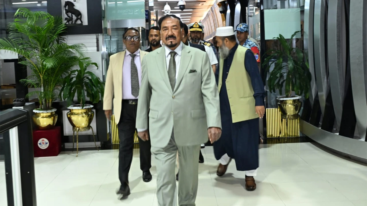 খামেনির জানাজায় অংশ নিতে ইরান গেলেন স্পিকার