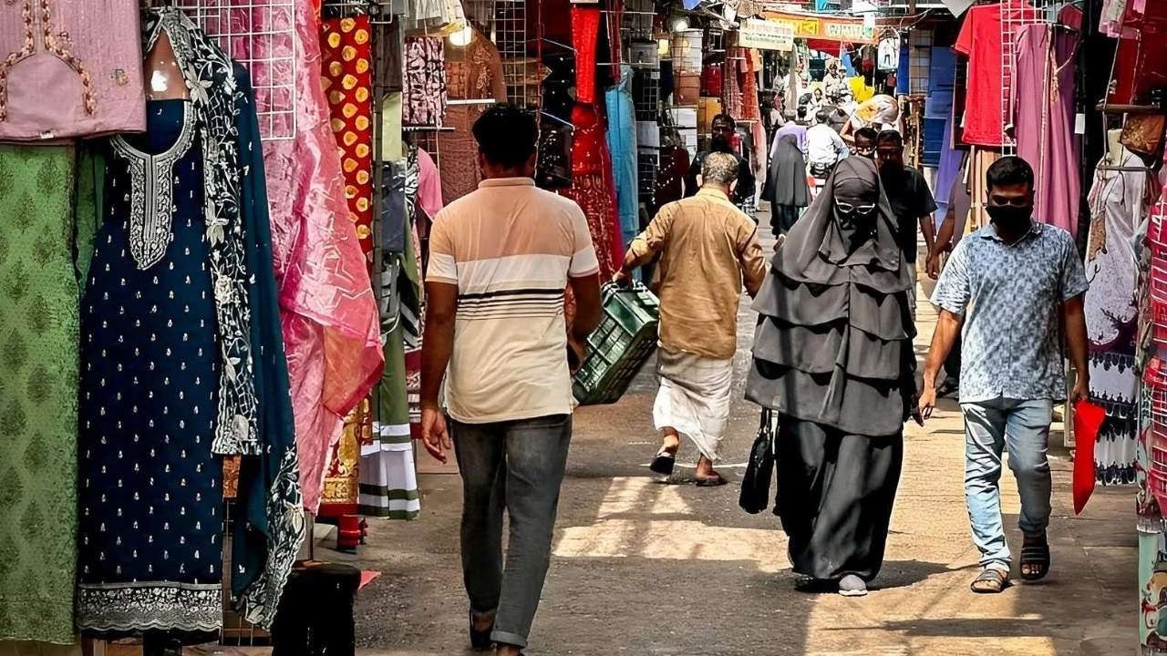 চট্টগ্রামের ‘গুয়াংজু বাজার’ রেয়াজুদ্দিন, চীনা পণ্য...
