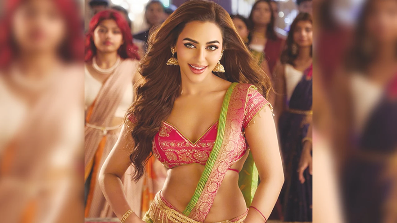 নতুন ওয়েব ফিল্মে নুসরাত ফারিয়া, আসছে ‘লাপাত্তা’