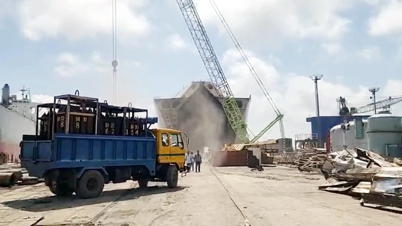 সীতাকুণ্ডে ৯ শ্রমিকের মৃত্যু, ২৪ ঘণ্টায়ও মামলা হয়নি