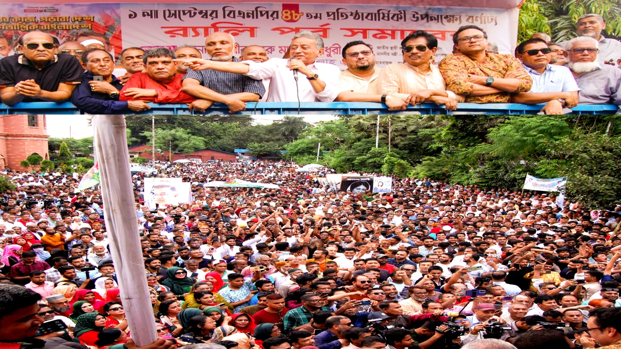 সংকট ও ষড়যন্ত্র মোকাবিলায় ঐক্যবদ্ধভাবে কাজ করতে হবে: চট্টগ্রামে আমির খসরু মাহমুদ