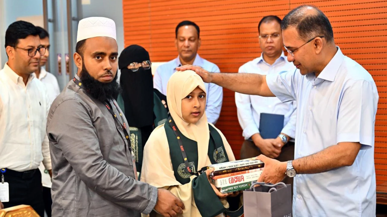 আন্তর্জাতিক কোরআন প্রতিযোগিতায় বিজয়ী হাফেজদের সংবর্ধনা দিলেন প্রধানমন্ত্রী